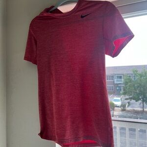 Nike Men's Heathered Red Short Sleeve Tee